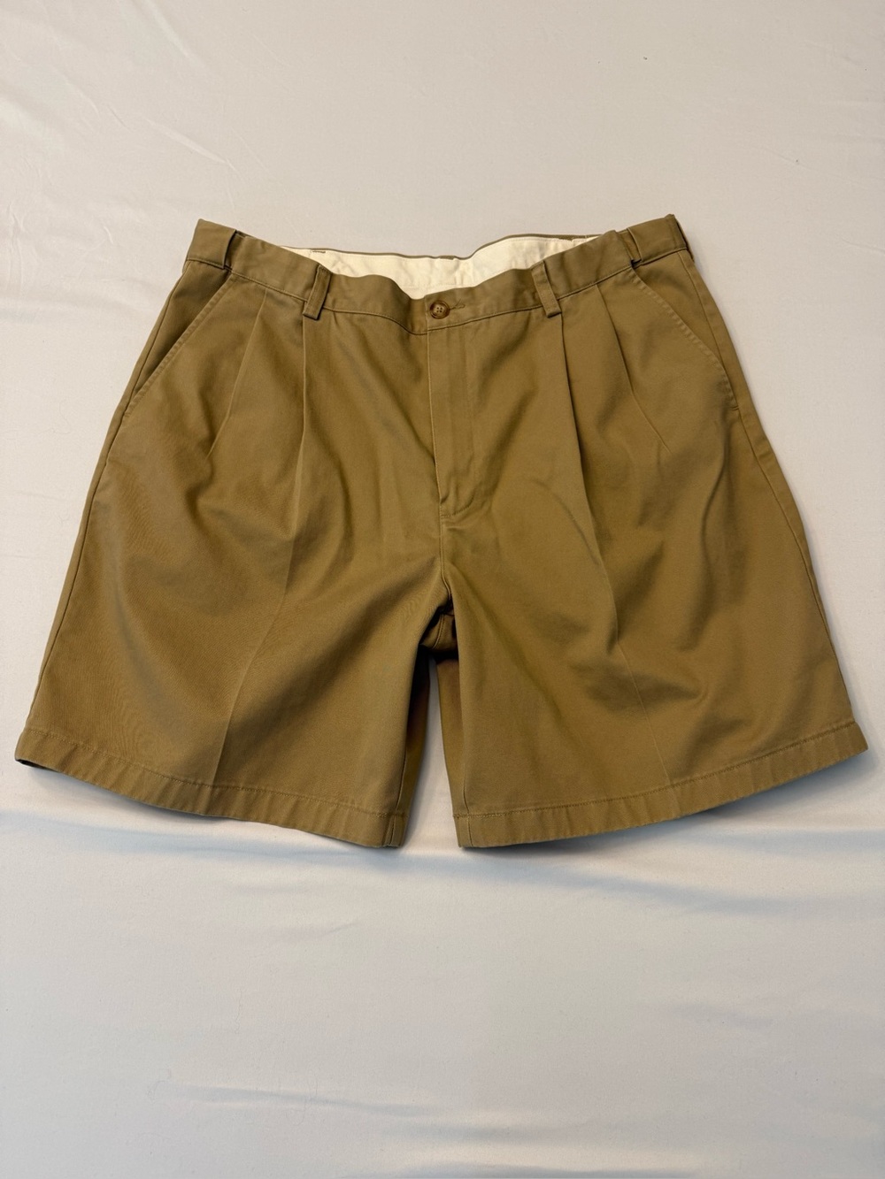 L.L.Bean Men’s 38 Comfort Waist Khaki Pleated Chino Shorts 8” Cotton